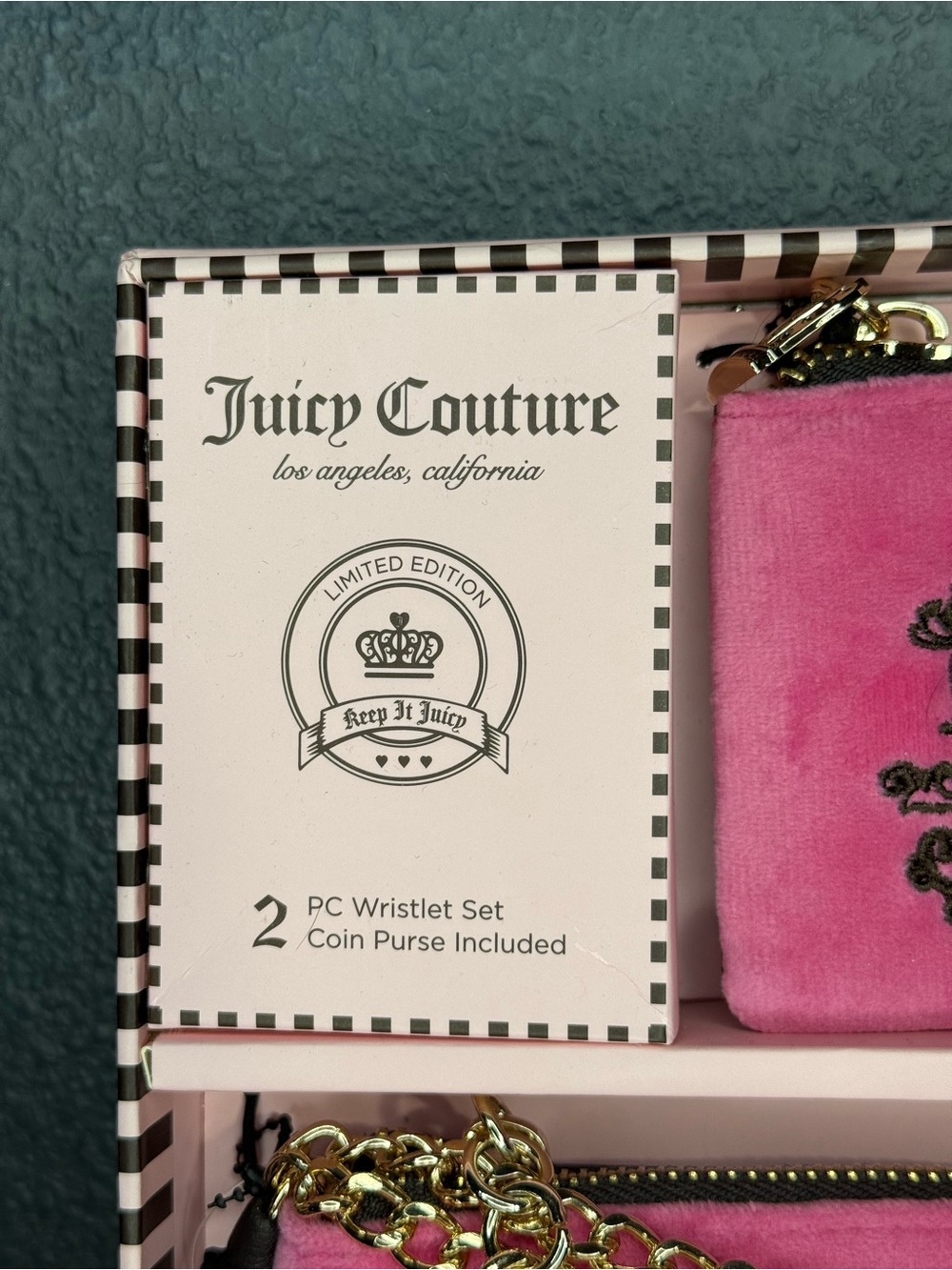 Juicy Couture Limited Edition Heritage Set Pink Velour Wristlet Coin Purse NWT - Picture 3 of 5